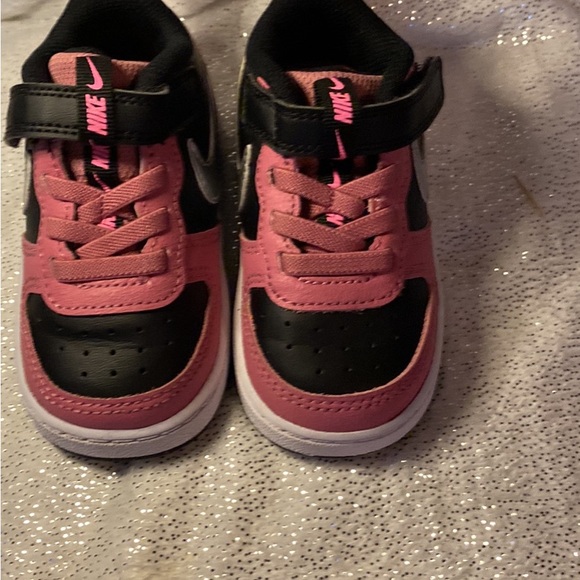 Girls Nyks $40 size 6C - Picture 2 of 5